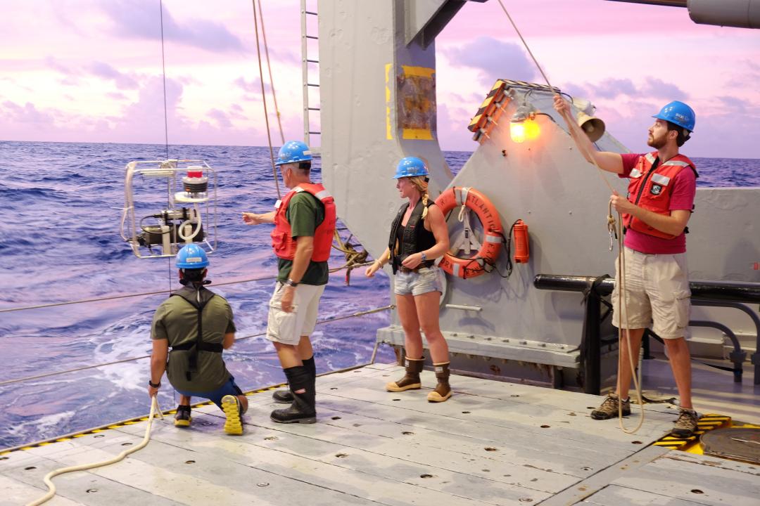 Giovannoni lab performs research off of a boat